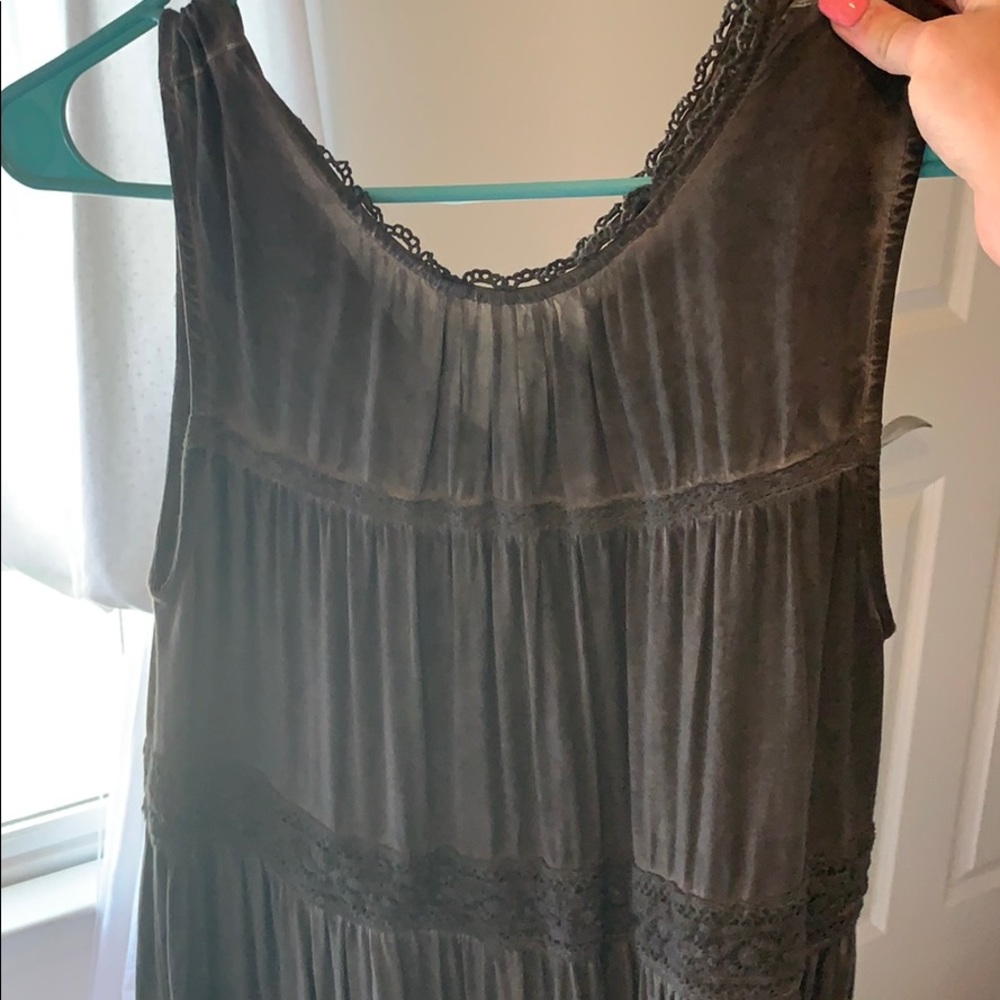 Gray tank